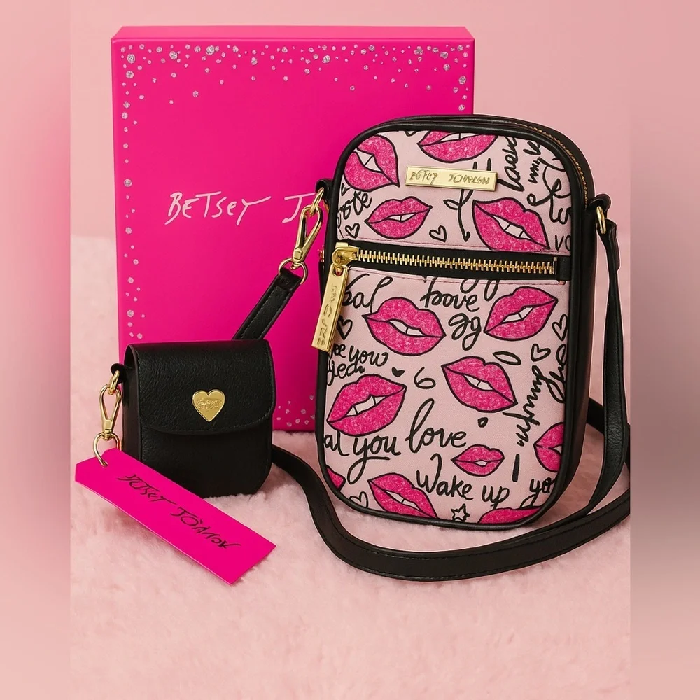 Betsey Johnson Lips Print Crossbody Bag & AirPods Case Gift Set NWT